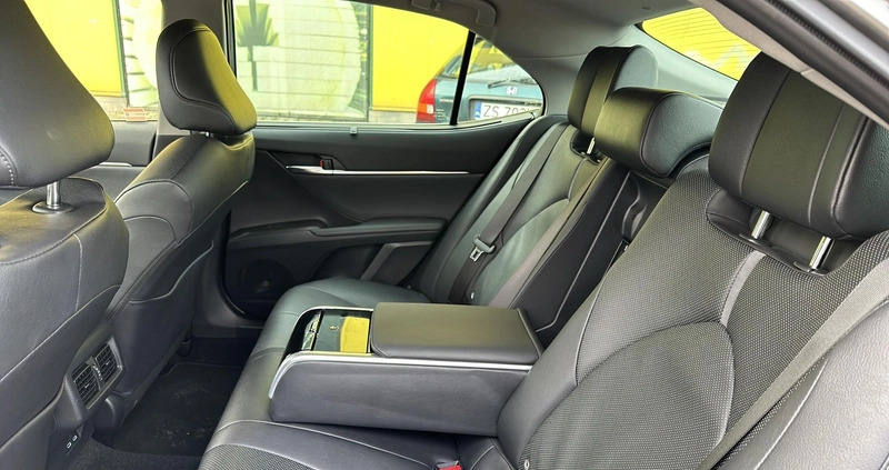 Toyota Camry cena 191900 przebieg: 11805, rok produkcji 2022 z Wilamowice małe 497